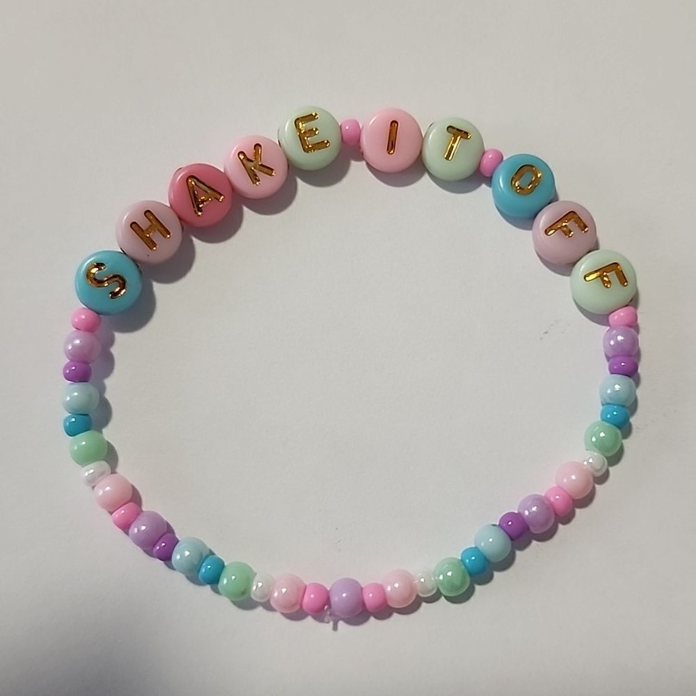 Taylor Swift Friendship Bracelet